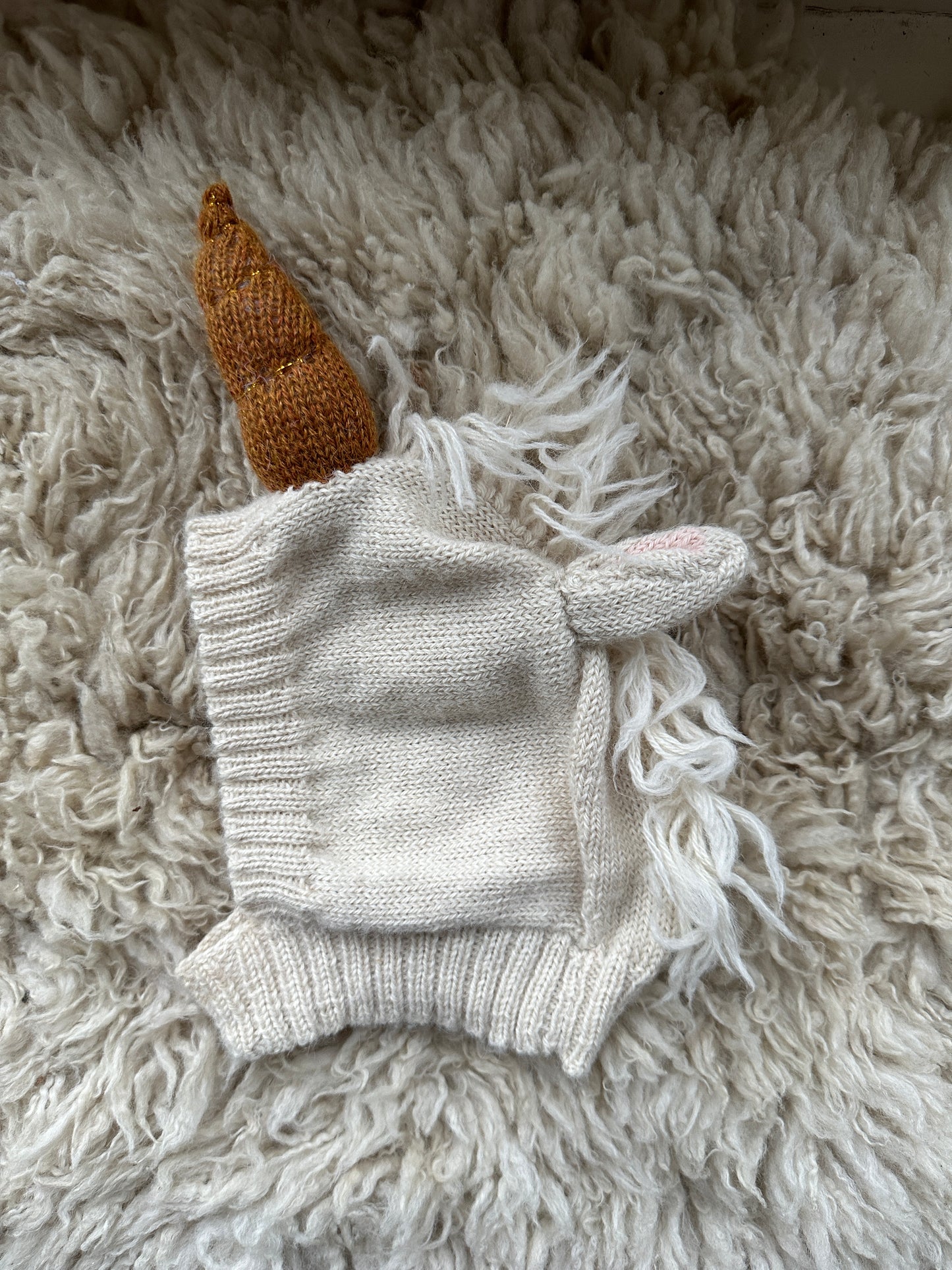 ouef knitted unicorn bonnet