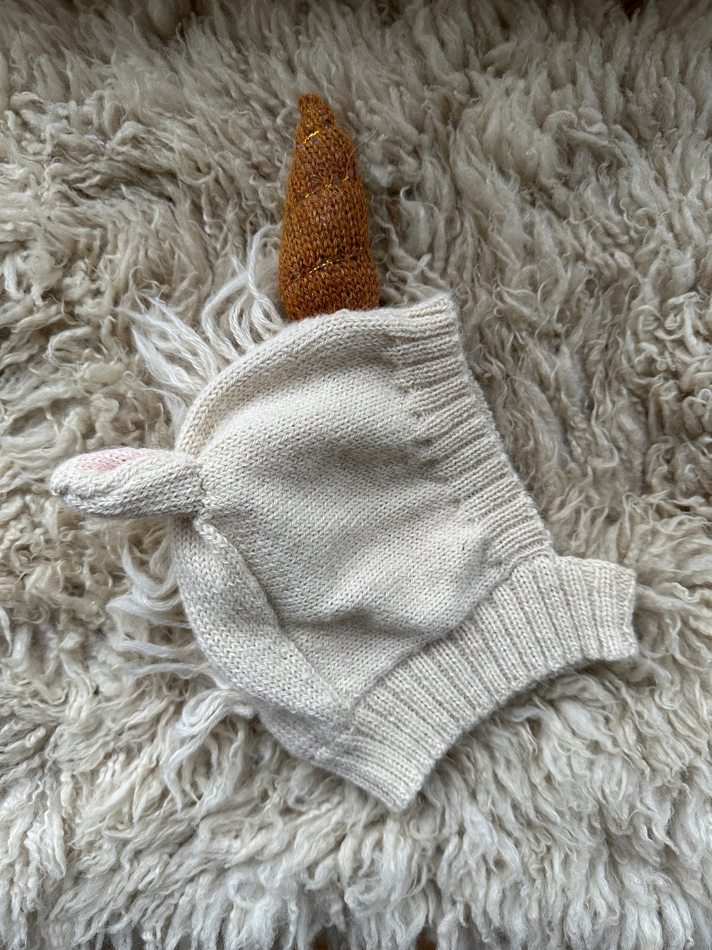 ouef knitted unicorn bonnet