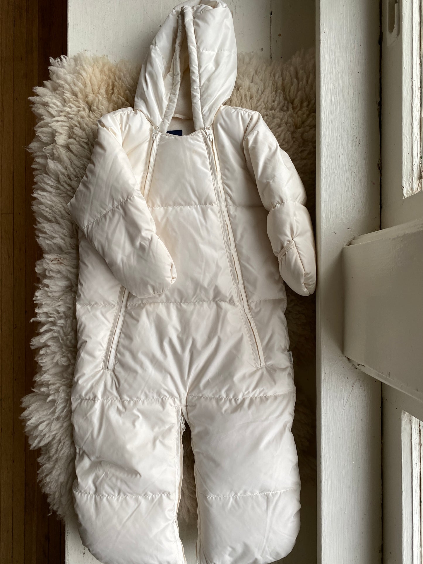 baby gap snowsuit, 6-12 months