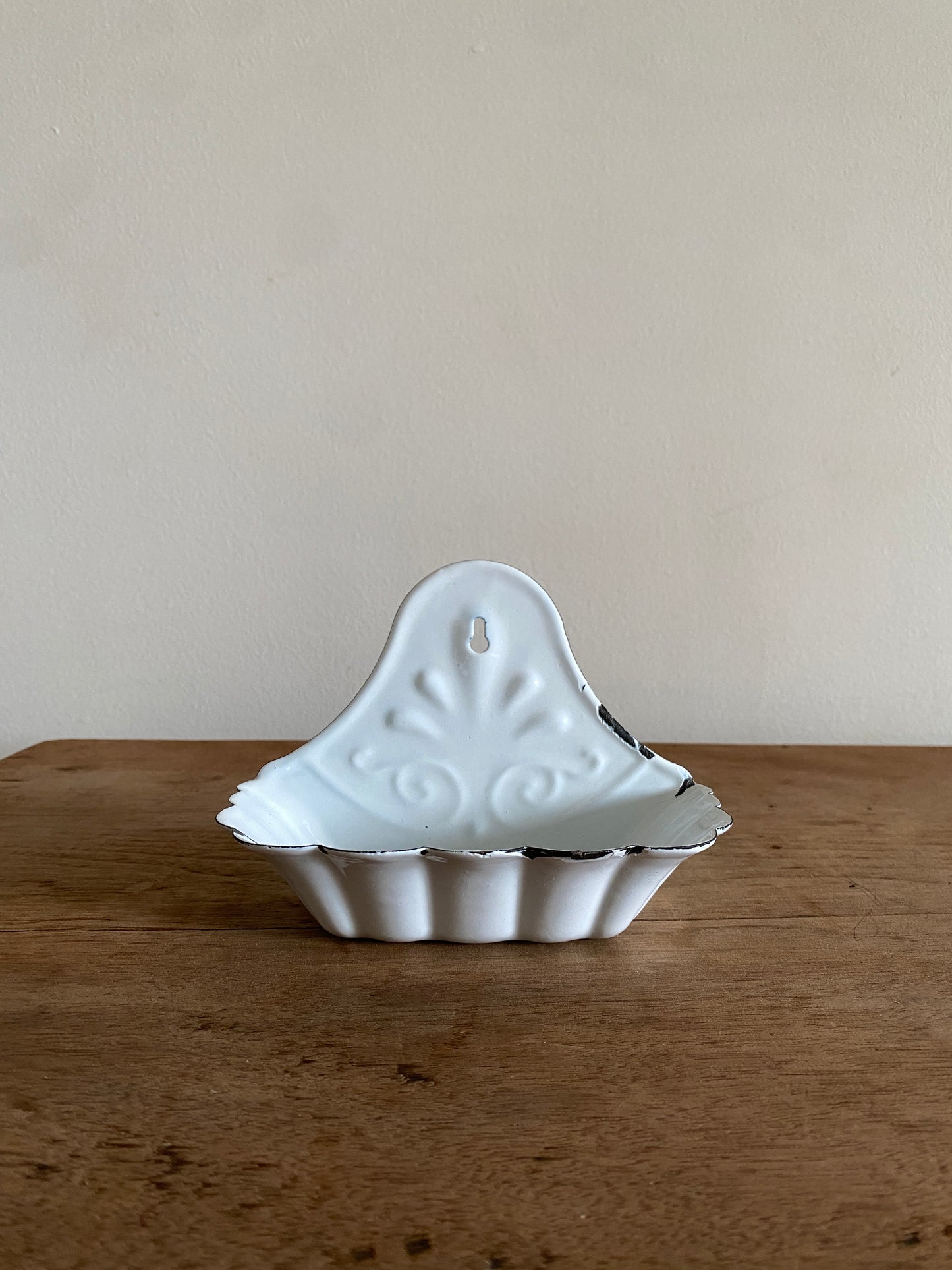 enamel soap dish