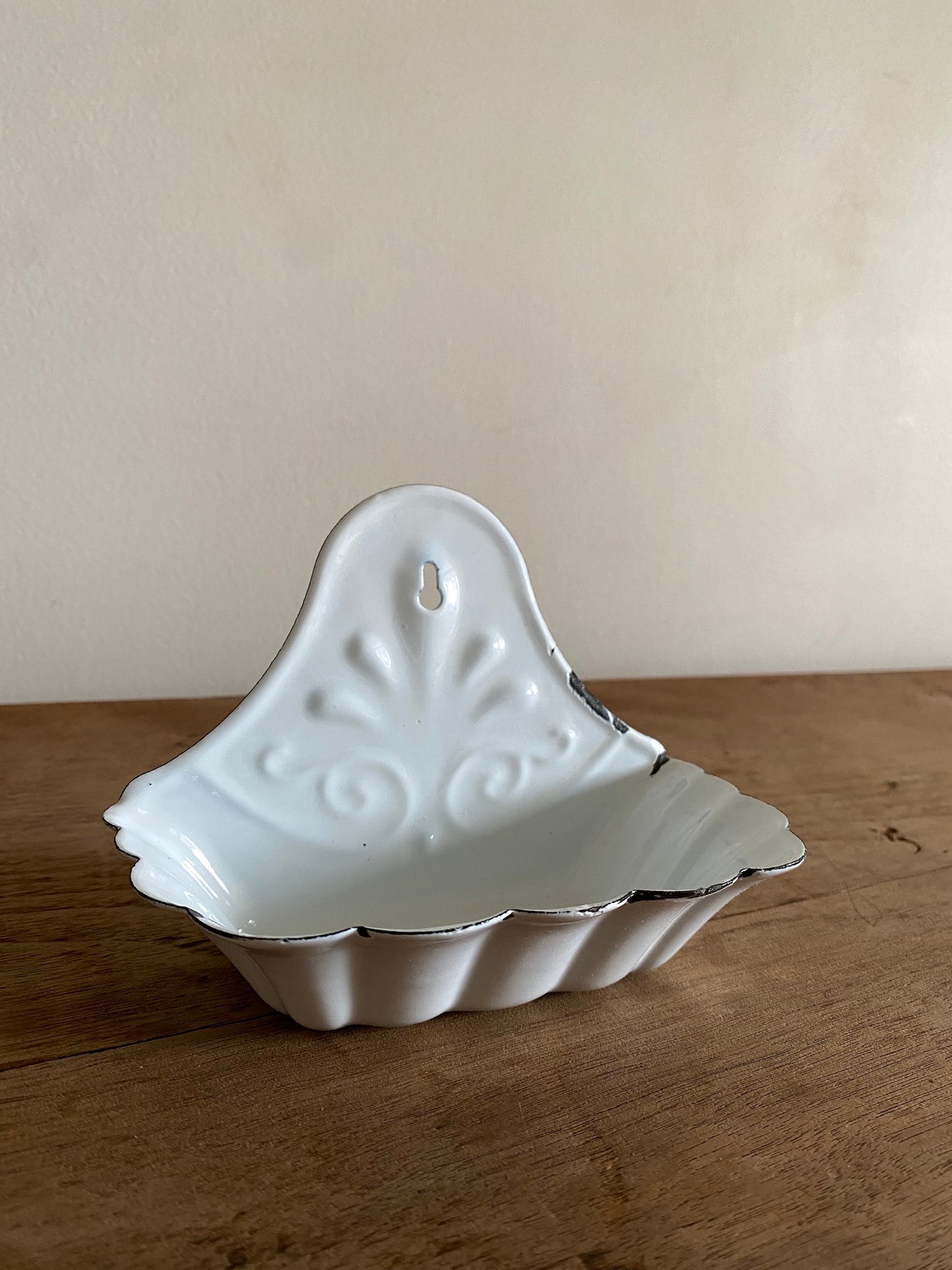 enamel soap dish
