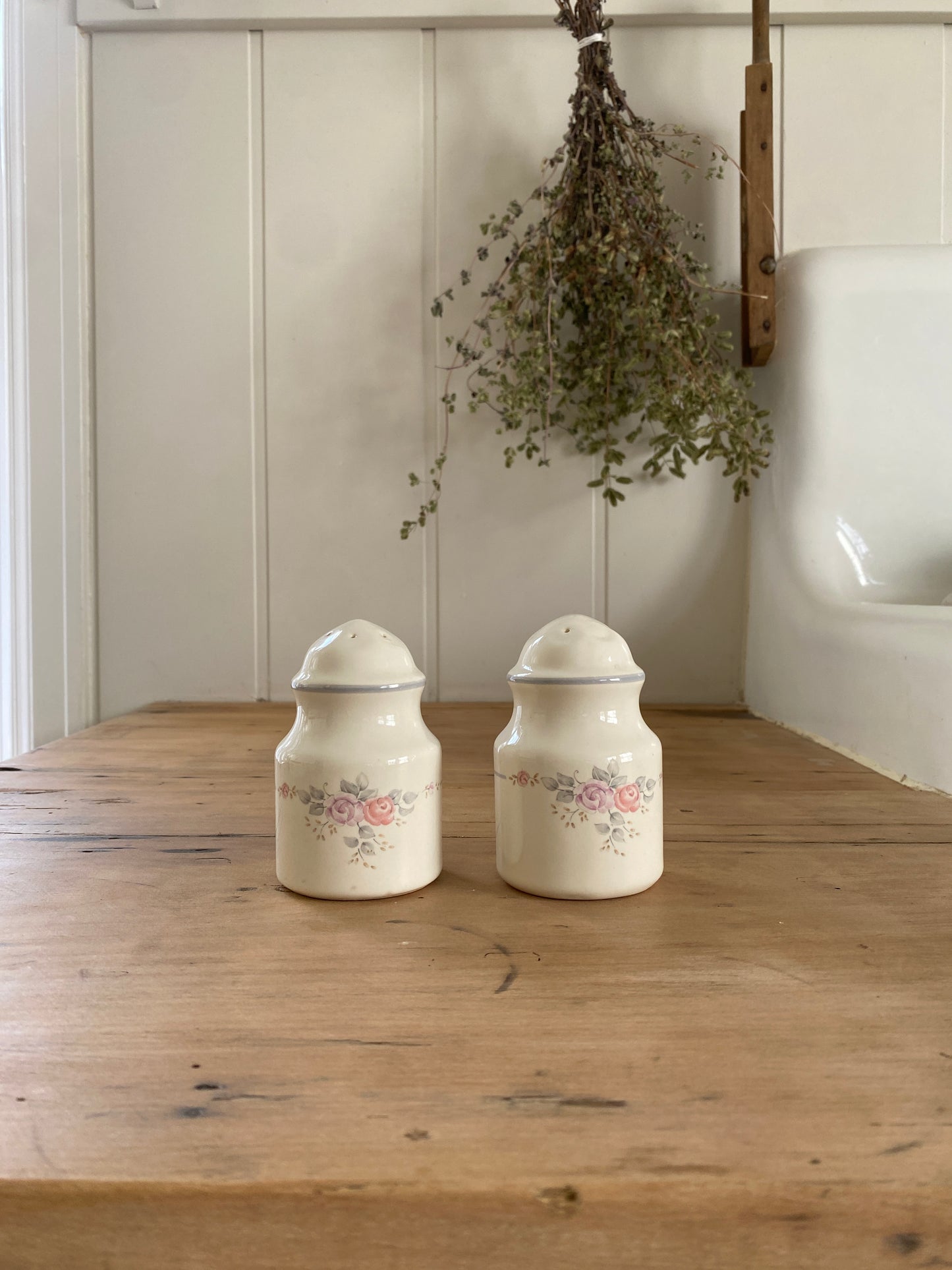 vintage floral salt + pepper shakers