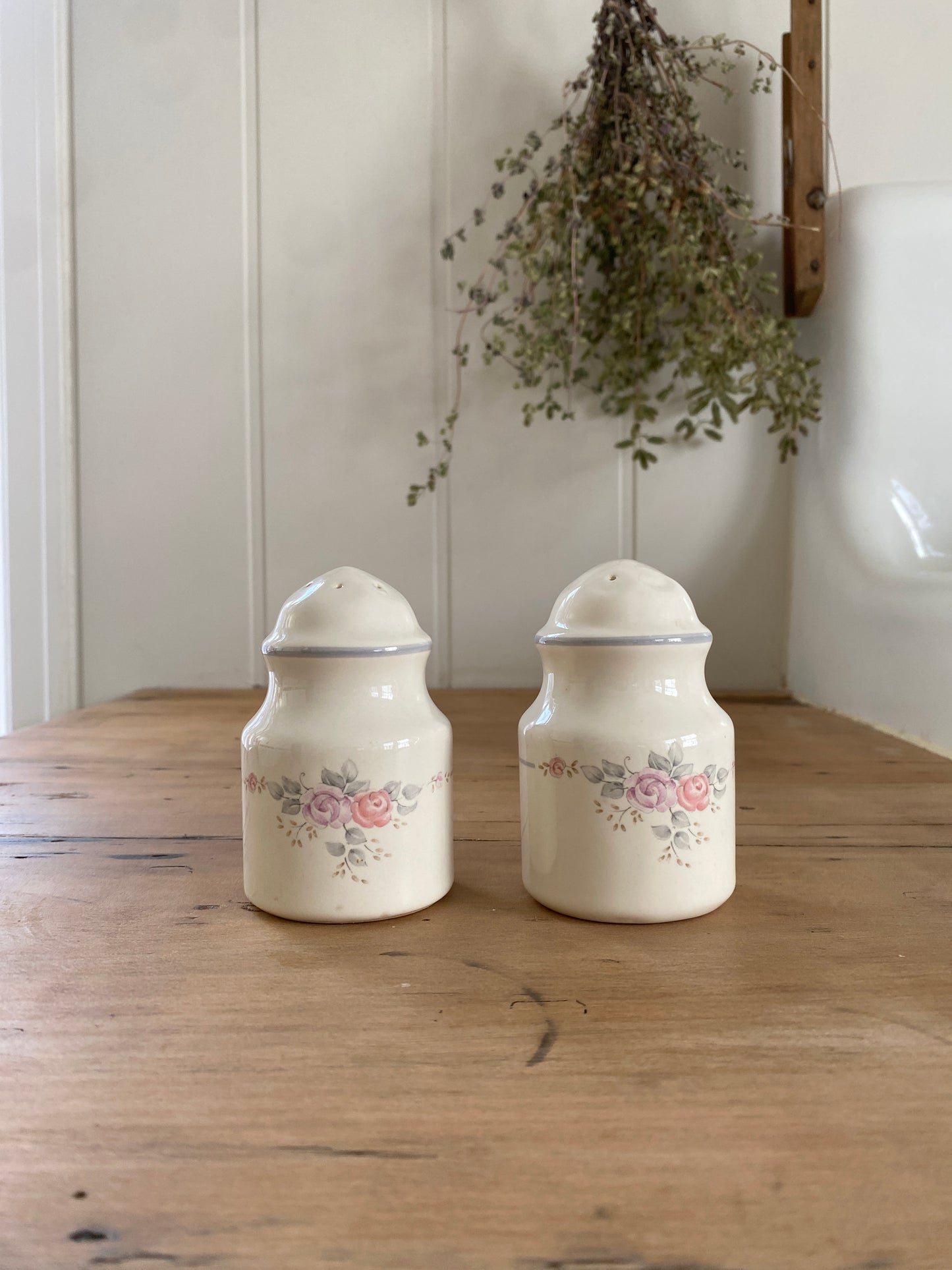 vintage floral salt + pepper shakers