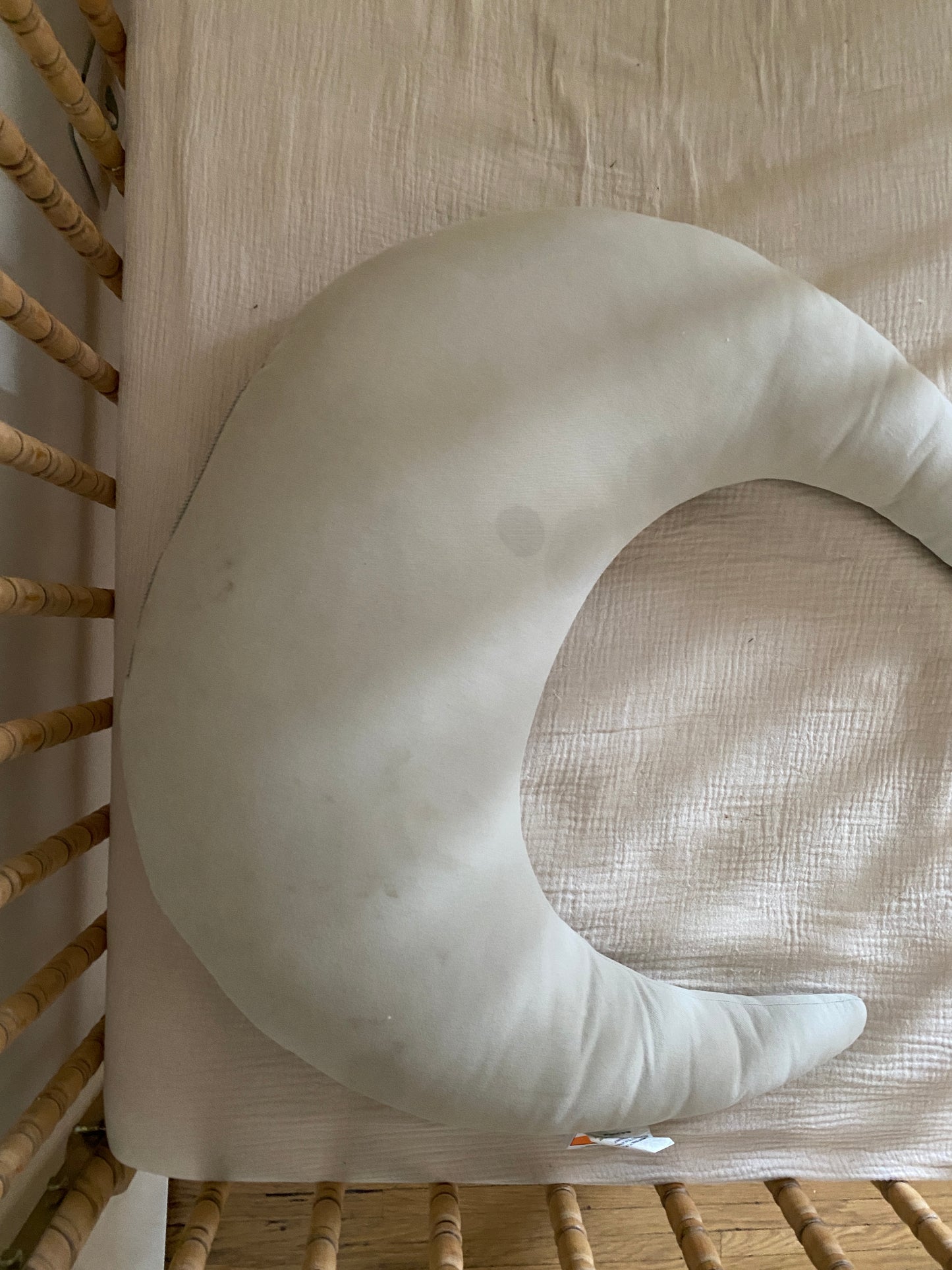 snuggle me feeding pillow, birch