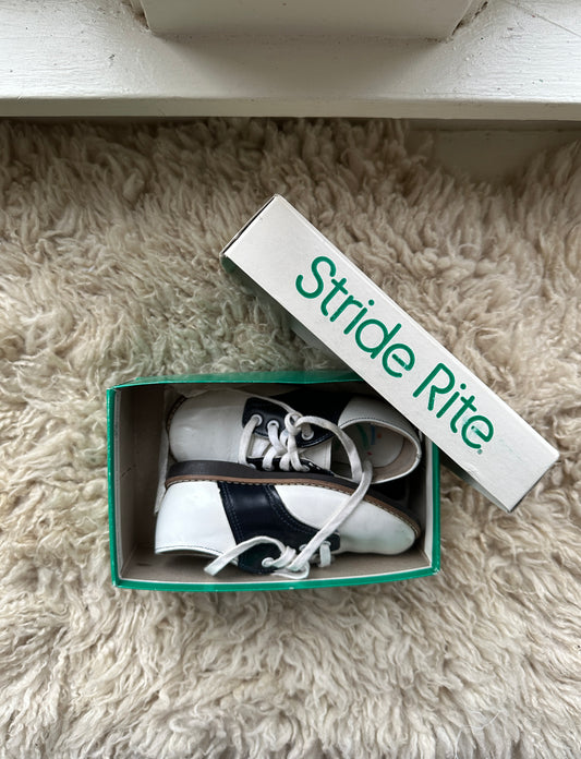 vintage stride rite saddle shoes